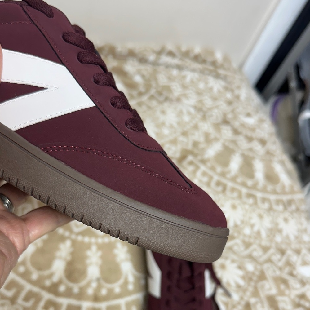 London Rag
Womens Zoomer Contrasting Patchwork Chunky Sneakers Maroon NWT - Picture 4 of 9